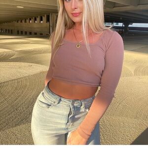 Women's Ribbed Long Sleeve Crop Top - Pink